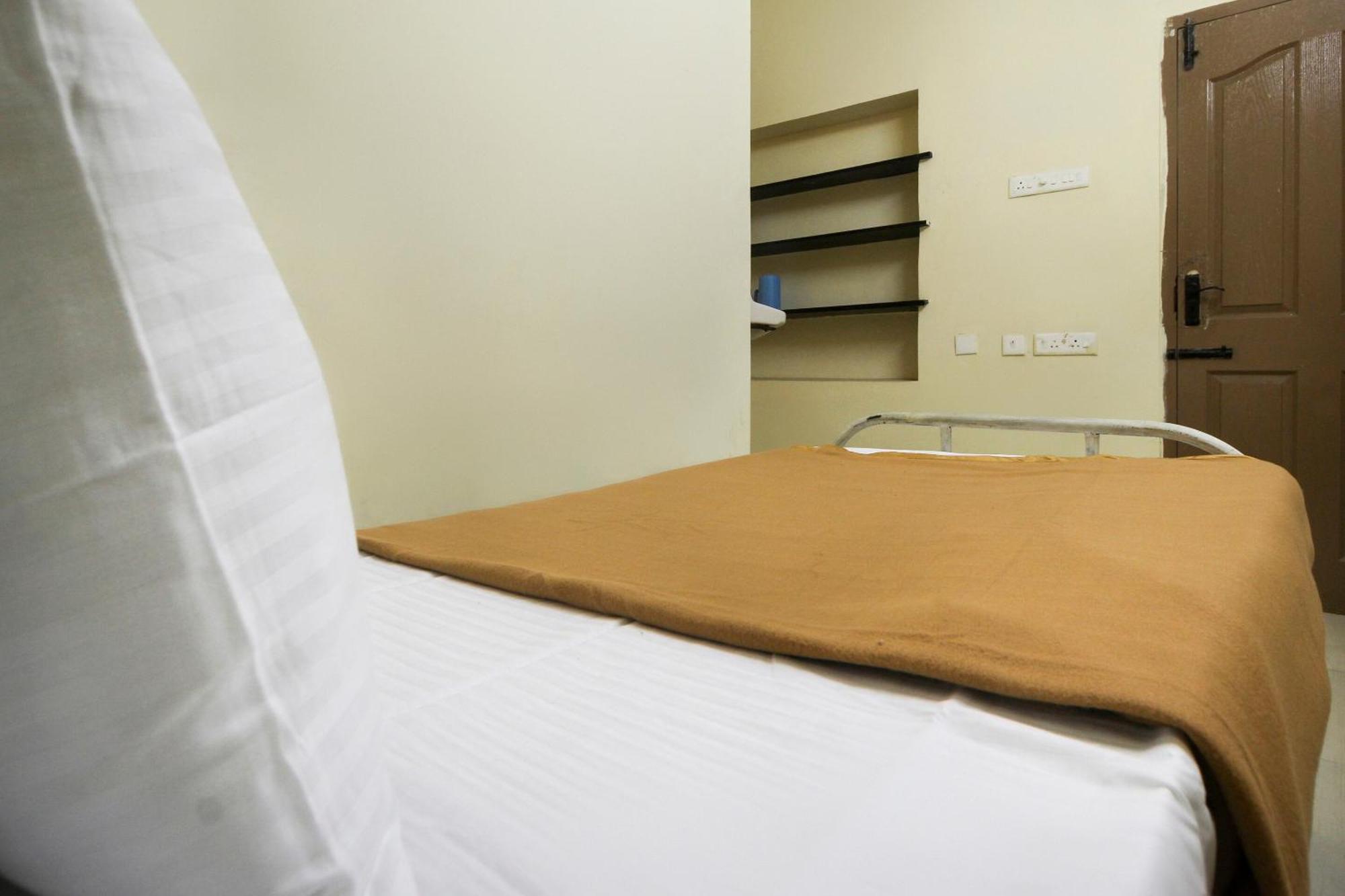 Hotel Spot On Jayalakshmi Residency Non Ac Kovilpatti Esterno foto
