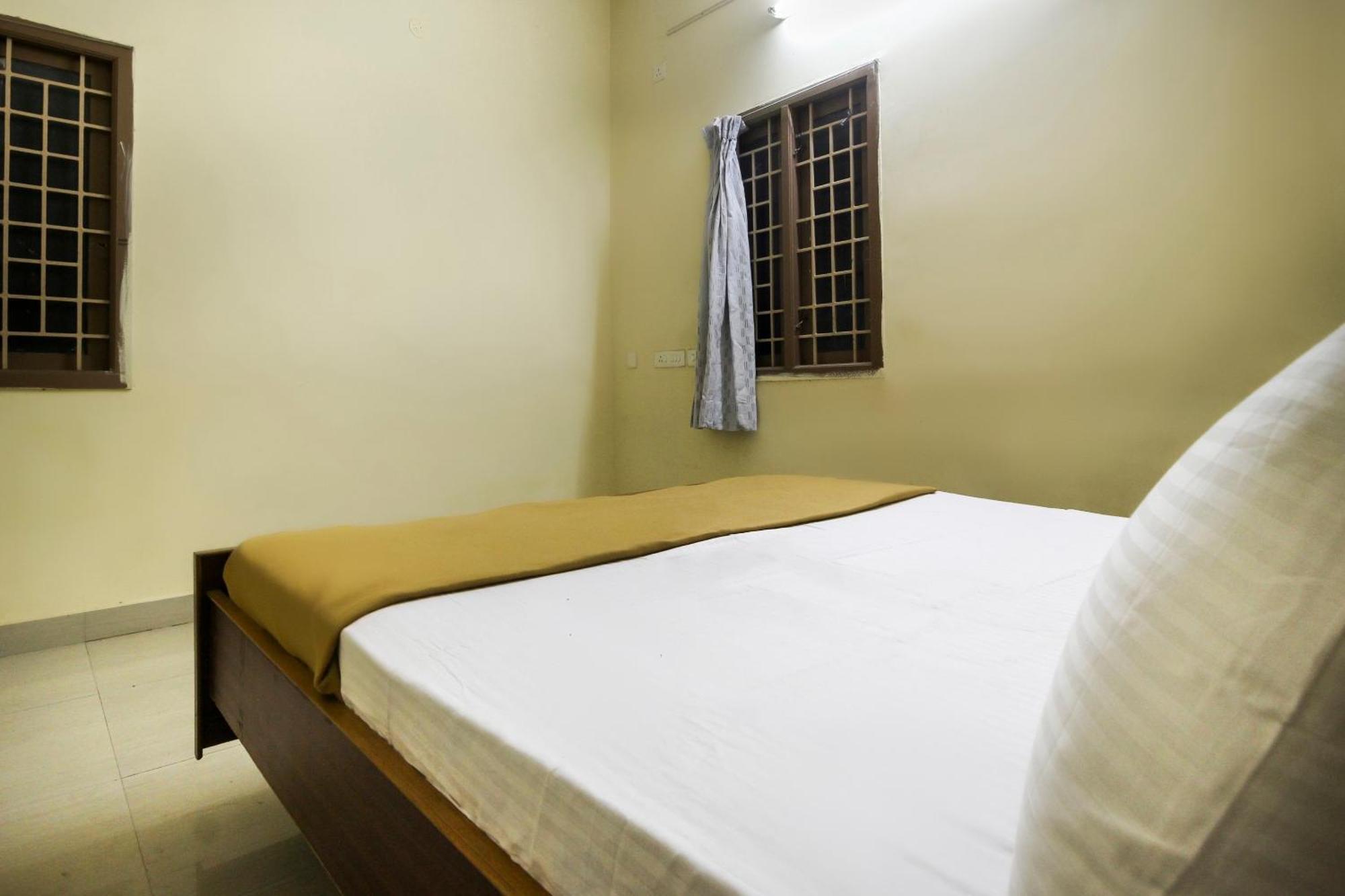 Hotel Spot On Jayalakshmi Residency Non Ac Kovilpatti Esterno foto