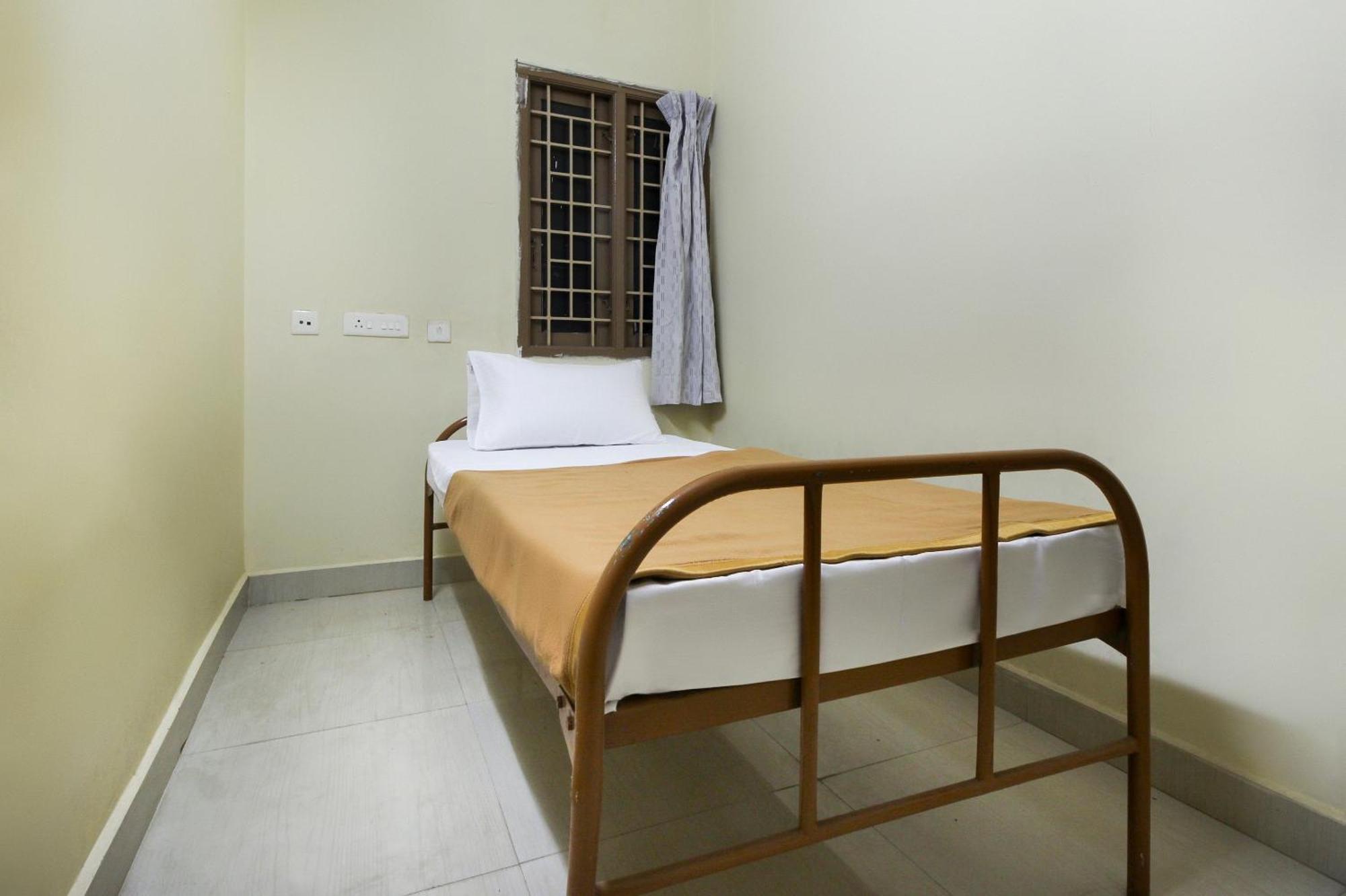 Hotel Spot On Jayalakshmi Residency Non Ac Kovilpatti Esterno foto